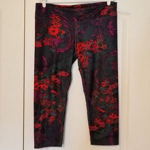 Fabletics Printed Powerhold Capri XXL